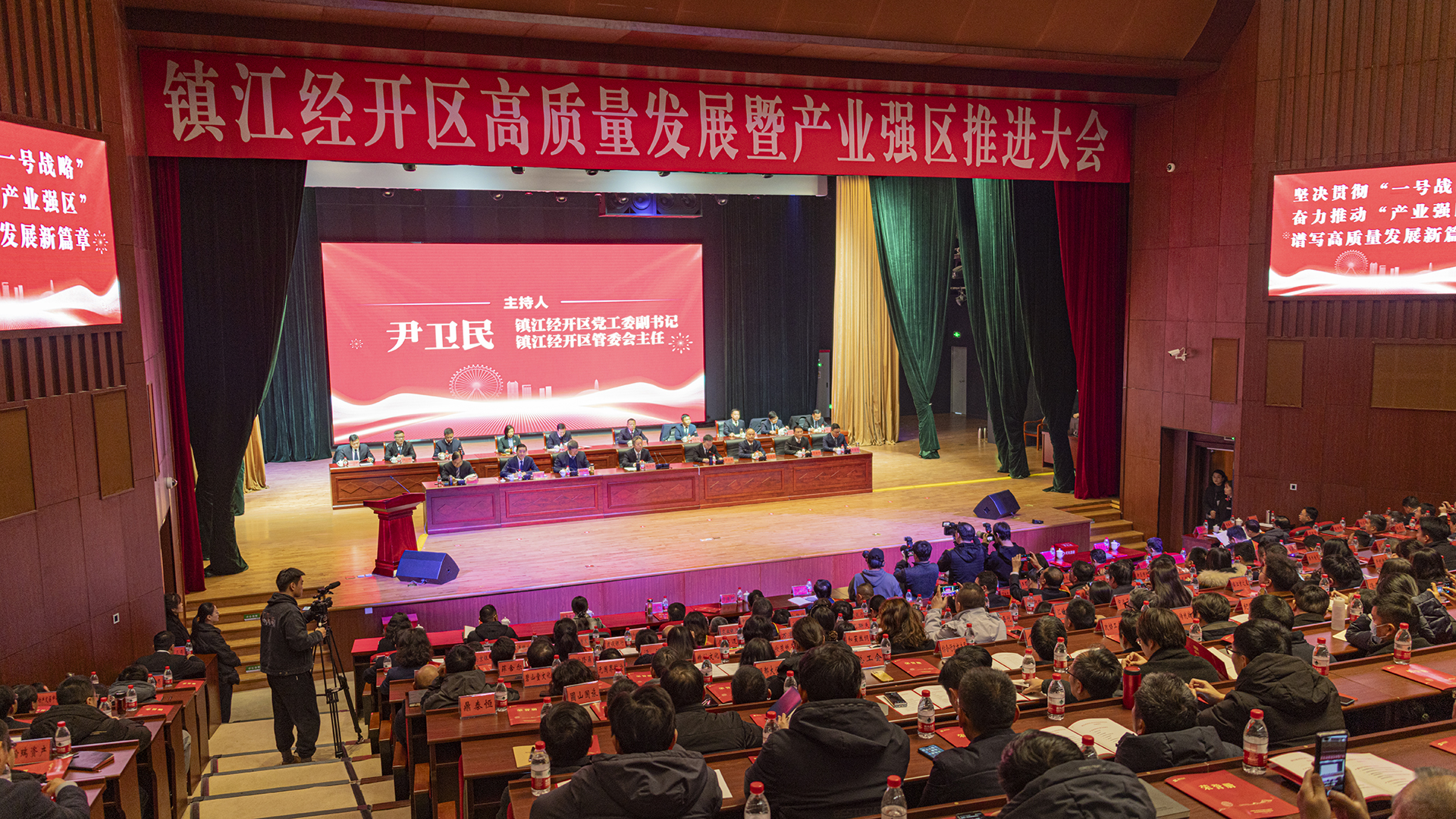 4X3A7027001.JPG 4X3A7027001.JPG